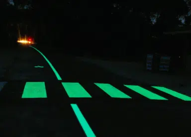 Passage piéton à Carcans de nuit
